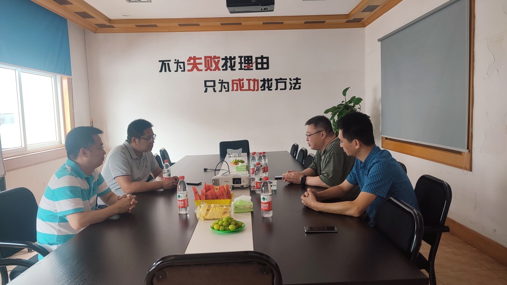 Zhejiang University의 뛰어난 젊은 인재를 환영합니다.